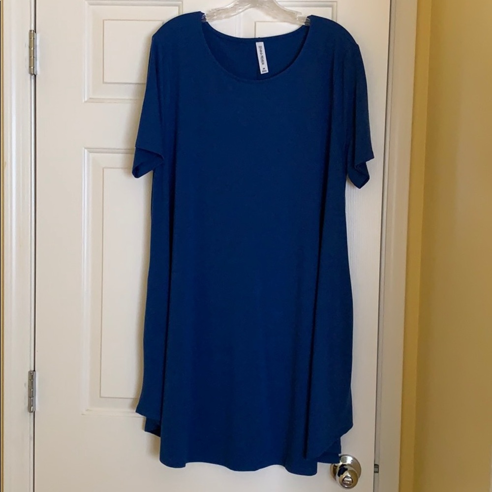 NWOT Zenana premium short sleeved shirt